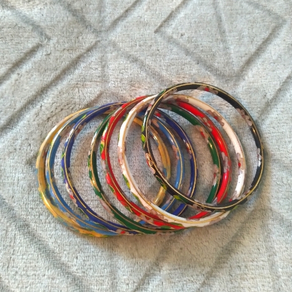 Vintage Metal Painted Bangle Bracelet Set - Picture 1 of 2